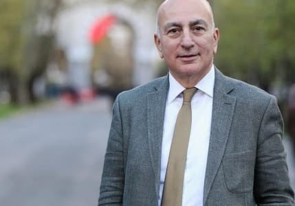 Mahfi Eğilmez yanıtladı: Doları nasıl oluyor da sabit tutabiliyorlar?
