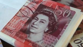 May’in istifa tarihini açıklaması beklenirken sterlin yükseldi