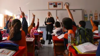 MEB, 81 ile genelge gönderdi: Öğretmene önlük, veliye randevu şartı getirildi