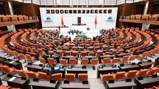 Meclis 52 günlük tatile girdi
