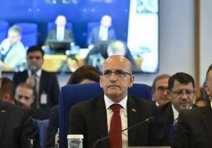 Meclis komisyonunda Mehmet Şimşek tartışması
