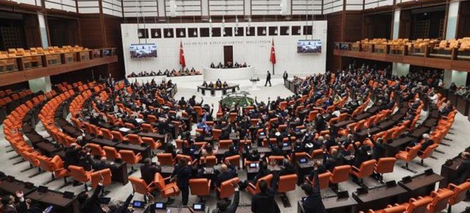 Meclis’te kabul edildi: En düşük emekli maaşı 10 bin TL olacak