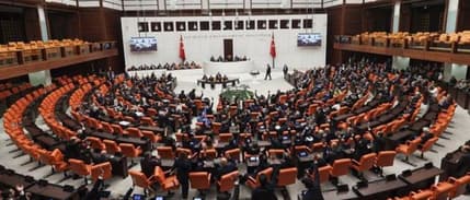 Meclis’te kabul edildi: En düşük emekli maaşı 10 bin TL olacak