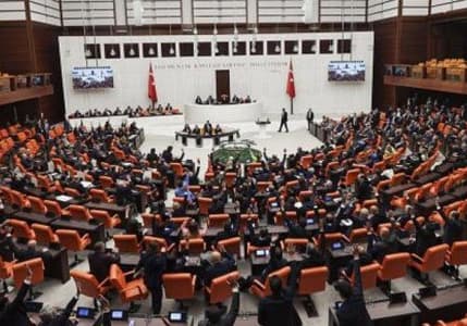 Meclis’te kabul edildi: En düşük emekli maaşı 10 bin TL olacak