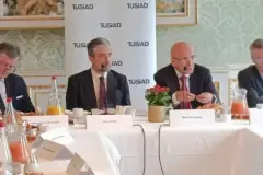 Mehmet Şimşek, Paris’te Fransız iş dünyasıyla buluştu