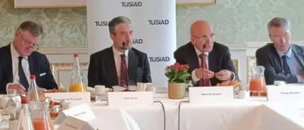 Mehmet Şimşek, Paris’te Fransız iş dünyasıyla buluştu