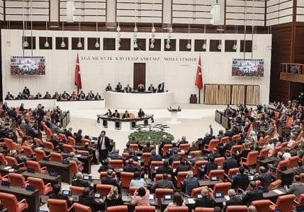 Memur ve emekli maaş zamlarıyla ilgili torba teklif TBMM'de kabul edildi: Teklifte başka neler yer aldı?