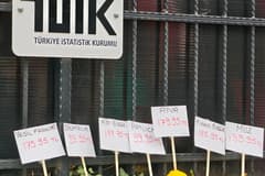 Memurlardan TÜİK'e enflasyon protestosu