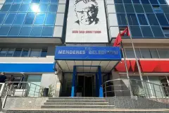 Menderes Belediyesi AK Parti'ye geçti