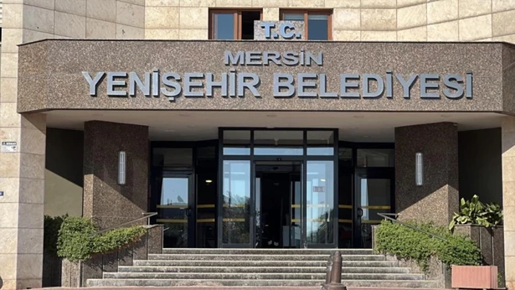 Mersin Yenişehir Belediyesi'ne operasyon