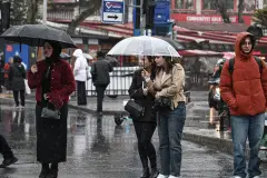 Meteoroloji'den Marmara ve Akdeniz için sağanak yağış uyarısı