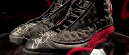 Michael Jordan'ın ayakkabısı açık artırmada rekor fiyata satıldı