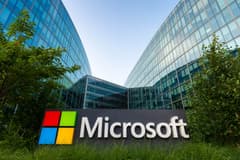 Microsoft 2008 krizinden bu yana en zorlu dönemini yaşıyor