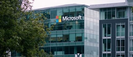 Microsoft'un geliri artarken, net kârı %12 düştü