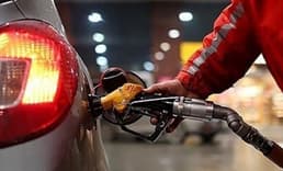 Akaryakıtta tabela değişti: Motorine indirim geldi