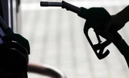 Motorine indirim geldi: Akaryakıtta fiyatlar eşitlenmeye yaklaştı