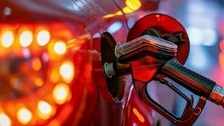 Motorine zam geldi: 7 ilde güncel akaryakıt fiyatları