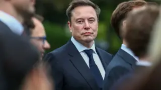 Musk: Starlink'in önünü Hindistan'da oligarklar kesiyor