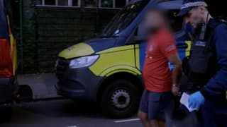 İngiltere’den Çin’e kaçırılan 40 bin çalıntı telefonu iPhone sinyali kurtardı