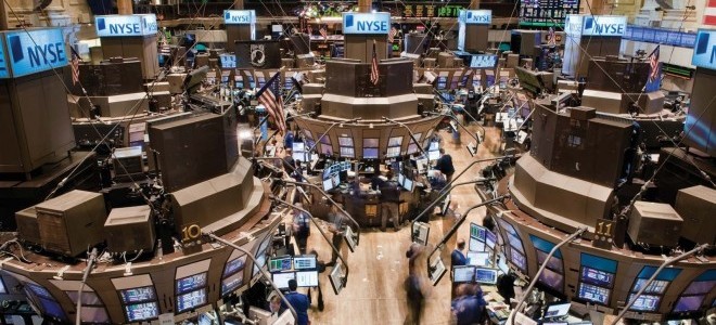 New York borsası Fed'in toplantı tutanakları öncesi düşüşle açıldı