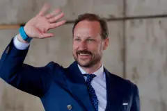 Norveç'in yeni kralı VIII. Haakon görevine başladı