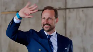 Norveç'in yeni kralı VIII. Haakon görevine başladı