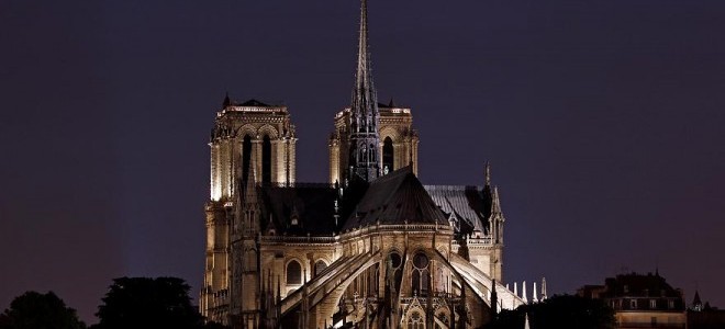 Notre Dame Katedrali’nin yenilemesi için mimarlık yarışması