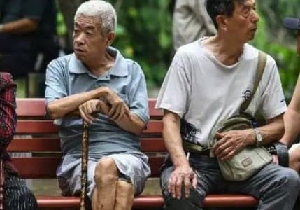 Güney Kore’de doğum krizi: Nüfus 60 yıl içinde yarıya düşebilir!