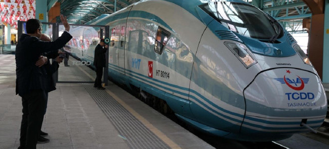 Öğretmenlere trenlerde yüzde 50 indirim yapılacak