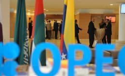 OPEC+ grubu petrol üretiminde artış planını erteledi