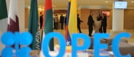 OPEC+ grubu petrol üretiminde artış planını erteledi