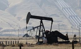 OPEC'in petrol üretimi şubatta 26,5 milyon varile yükseldi