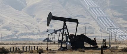 OPEC'in petrol üretimi şubatta 26,5 milyon varile yükseldi