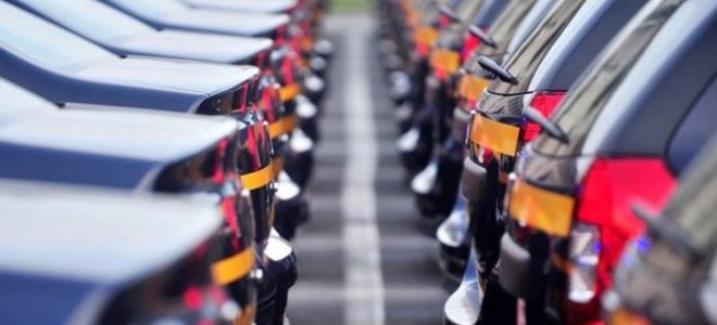 Otomobile vergi kararı ertelendi, Wall Street düşüşle açıldı