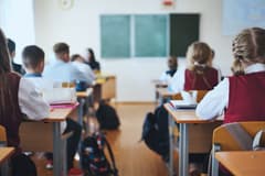 Özel okullardan kaçışı önlemek için düşük zam stratejisi