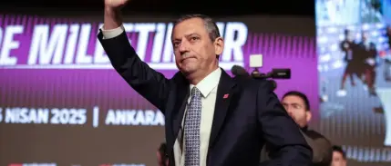 Özgür Özel, CHP'den istifa etti