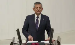 Özgür Özel'den 'çerçeve yasa' açıklaması: Ben ve yönetici arkadaşlarım 'evet' diyeceğiz