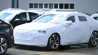 Özpeynirci'den ithal otoya ek vergi yorumu: Gelmeyecek otomobile zam olmaz