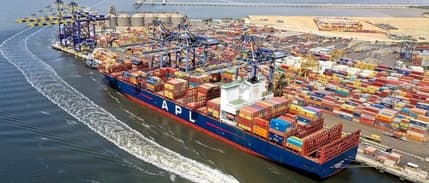 Pakistan'da döviz kıtlığı: Binlerce konteyner Karaçi Limanı'nda mahsur kaldı