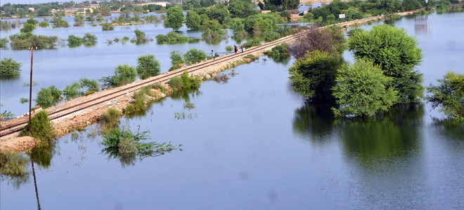 Pakistan'ın iklim hedefleri için 565,7 milyar dolara ihtiyacı var