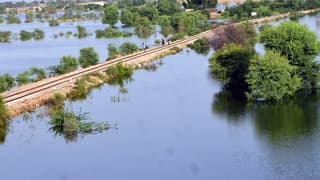 Pakistan'ın iklim hedefleri için 565,7 milyar dolara ihtiyacı var