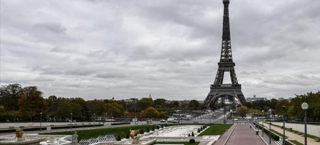 Paris, kredi notu düşüşünü 