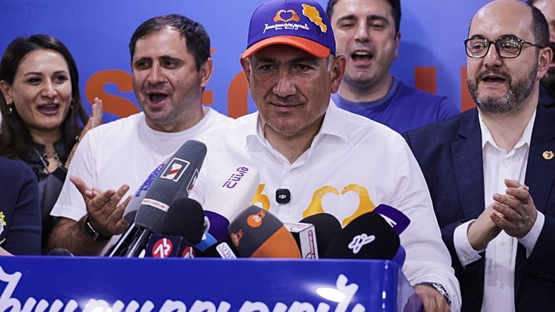 Paşinyan hükümetinden anayasal istifa kararı
