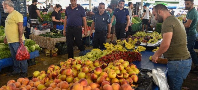 Pazarlarda gürültülü satışa 1295 TL para cezası