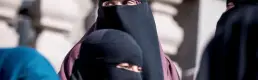 Peçe ve burkayı yasakladılar
