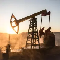 Petrol 5 ayın yeni zirvesine yükseldi
