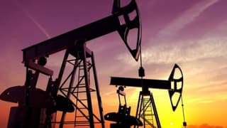 Petrol fiyatları 55 dolara geriledi