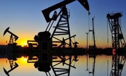 Petrol fiyatları 60 doların üzerinde tutundu