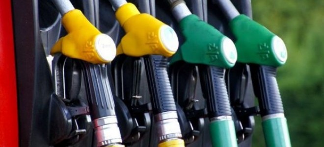 Petrol fiyatları 81 dolar düzeyine geriledi