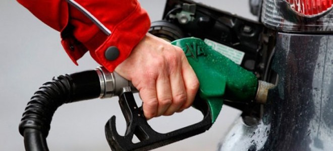 Petrol Fiyatları ABD'nin İran'a Yaptırımları Öncesi Yükseldi